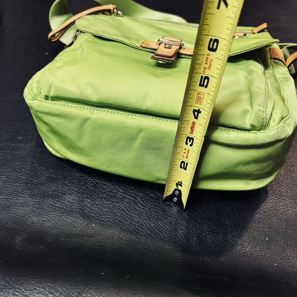 Tumi Crossbody Bag Purse Green Nylon Wide Adjustable Strap Pockets Leather Trim - Picture 11 of 12